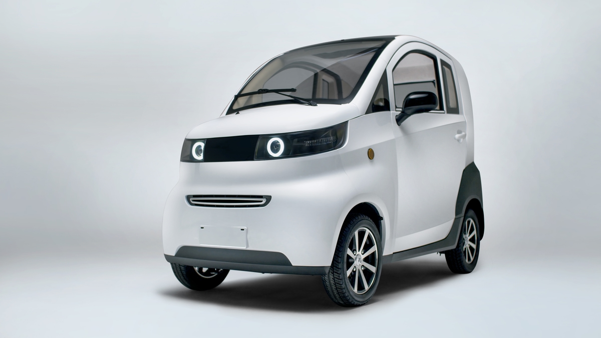 White Dogood Zero in a manufacturer studio image