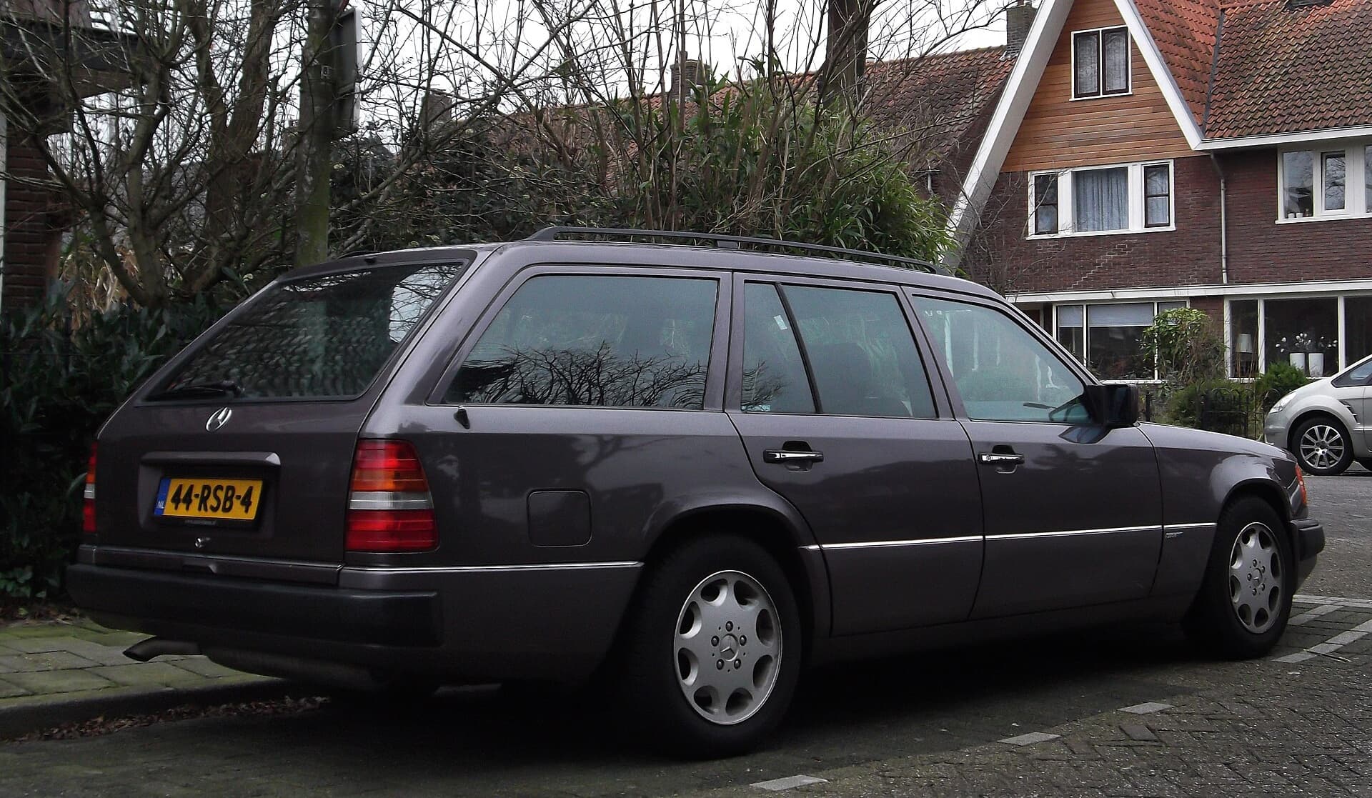Mercedes-Benz 300TE-24